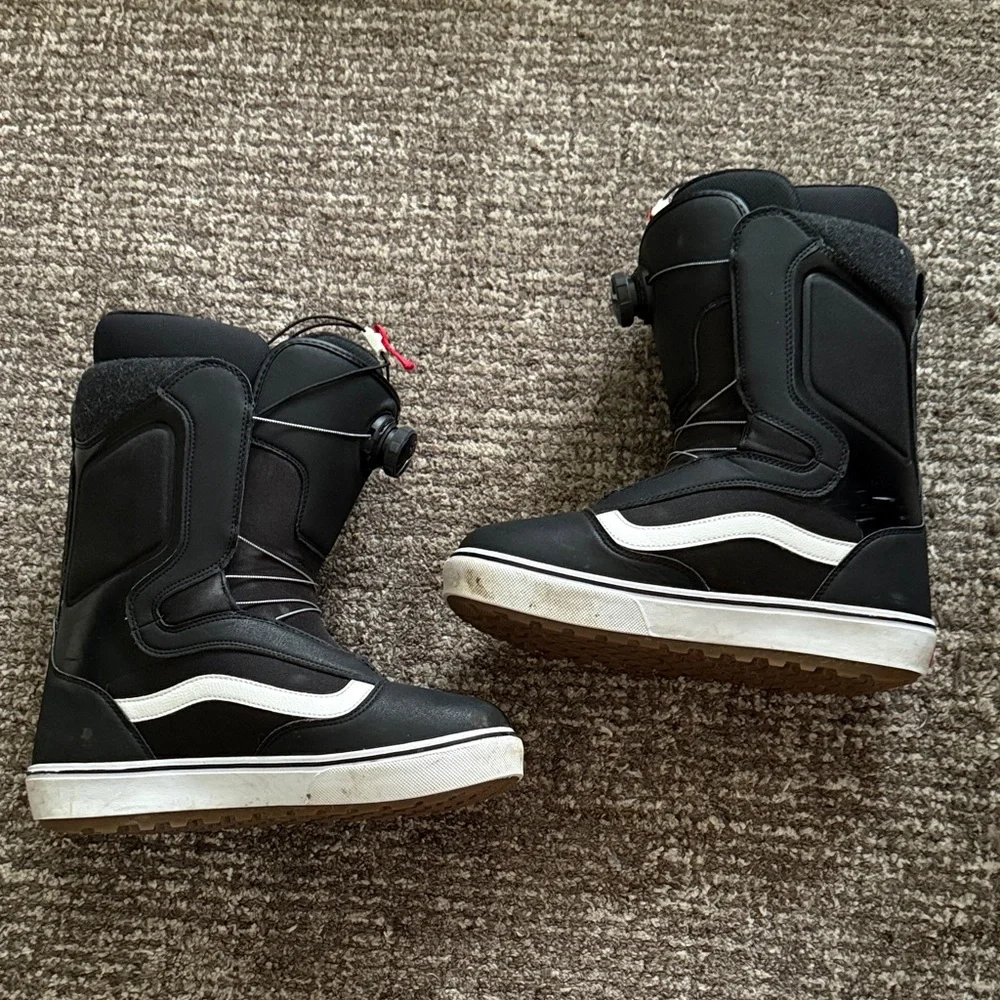 Vans Aura OG Black Snowboard Boots - Picture 3 of 14